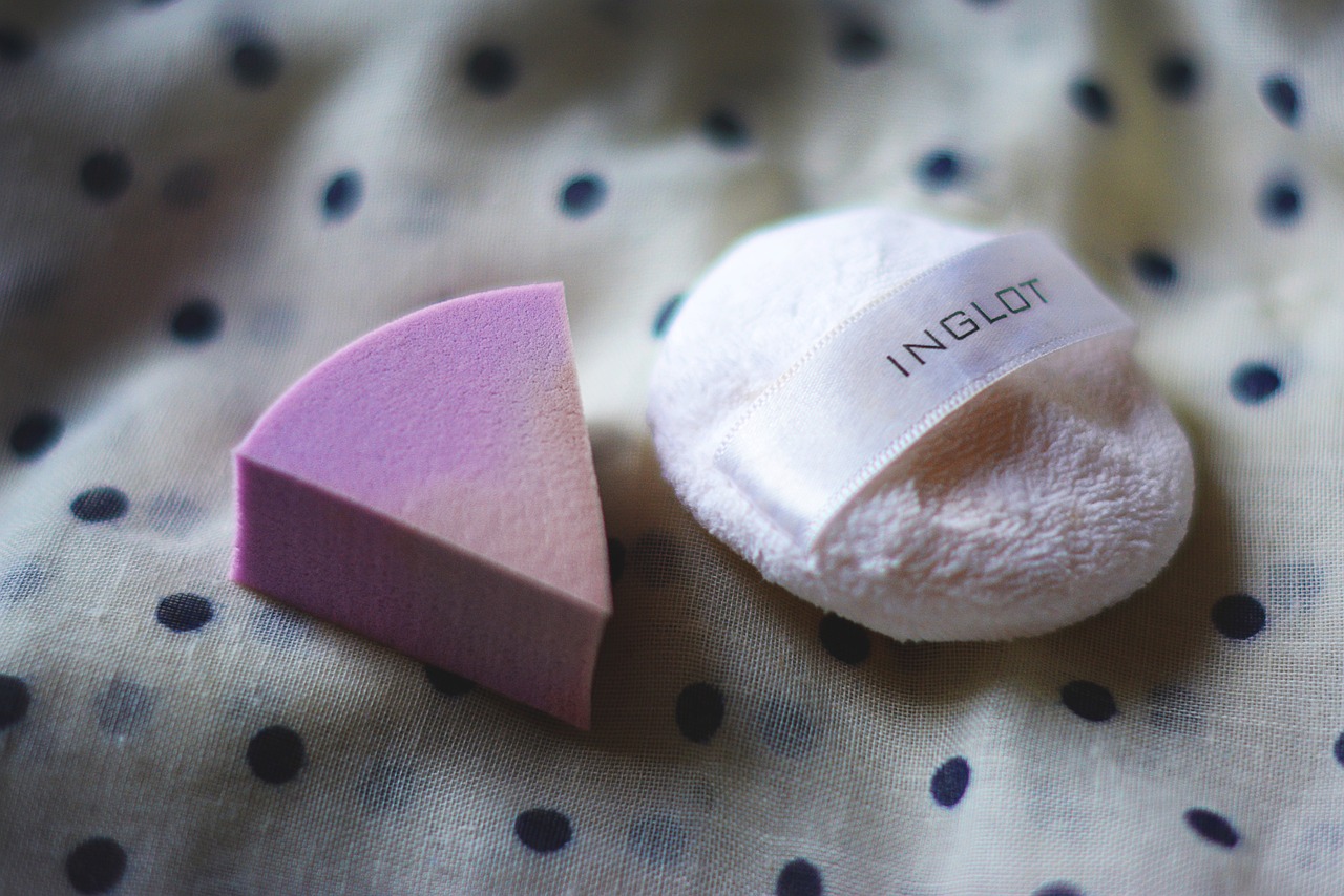 What Is The Difference Between A Beauty Blender And A Makeup Sponge?